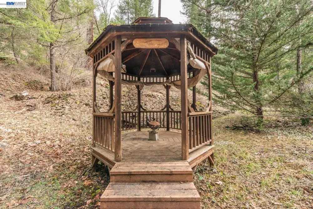 540 Lost Bridge Lewiston, CA 96052