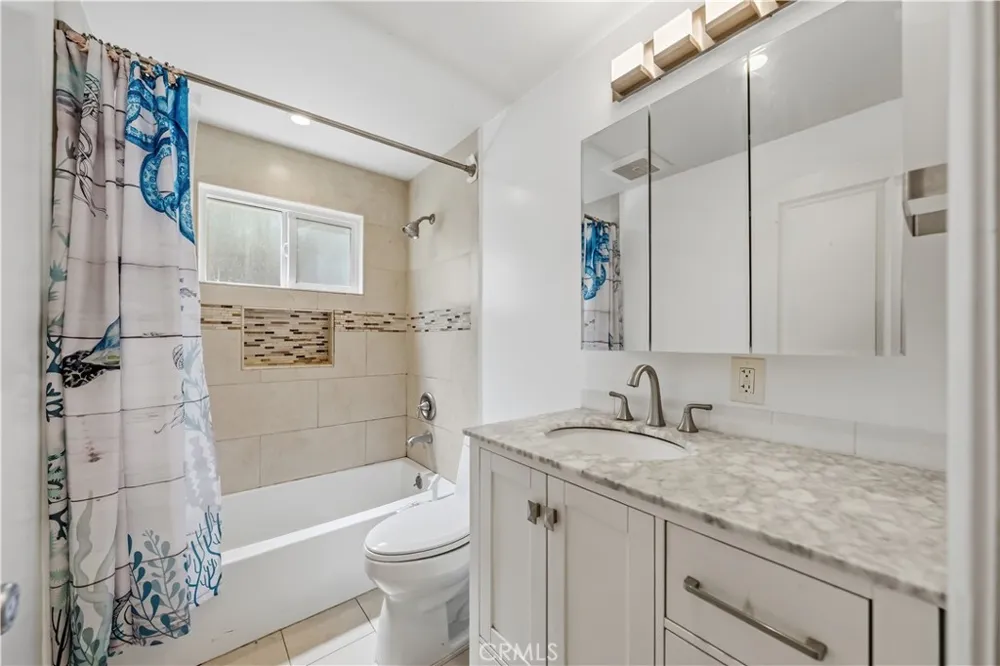 1824 20th Street #C Santa Monica, CA 90404