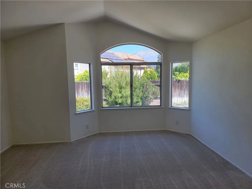 7466 Holloway Rancho Cucamonga, CA 91730