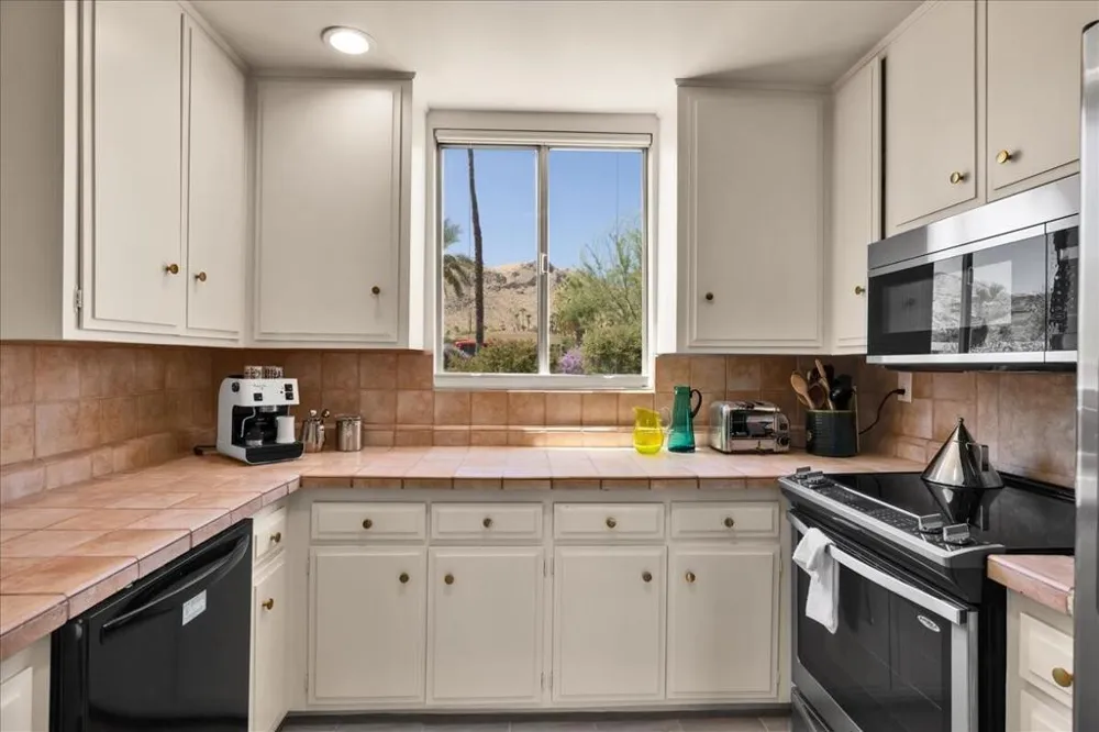 1859 Sandcliff Road Palm Springs, CA 92264