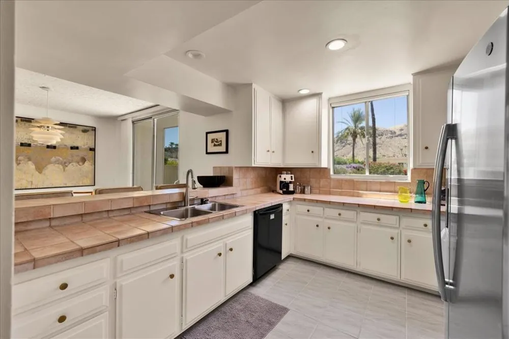 1859 Sandcliff Road Palm Springs, CA 92264