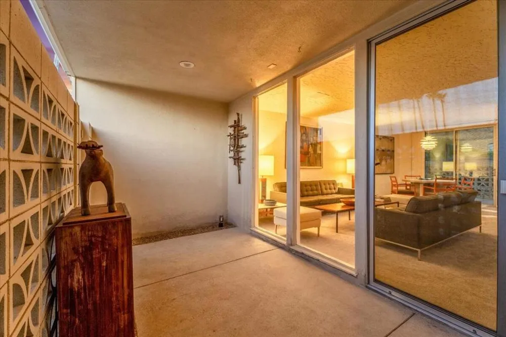 1859 Sandcliff Road Palm Springs, CA 92264
