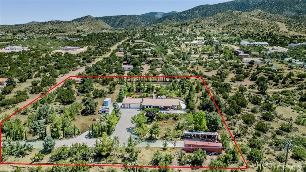 9224 Ponderosa Road Pinon Hills, CA 92372