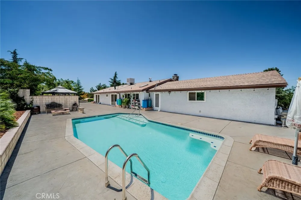 9224 Ponderosa Road Pinon Hills, CA 92372