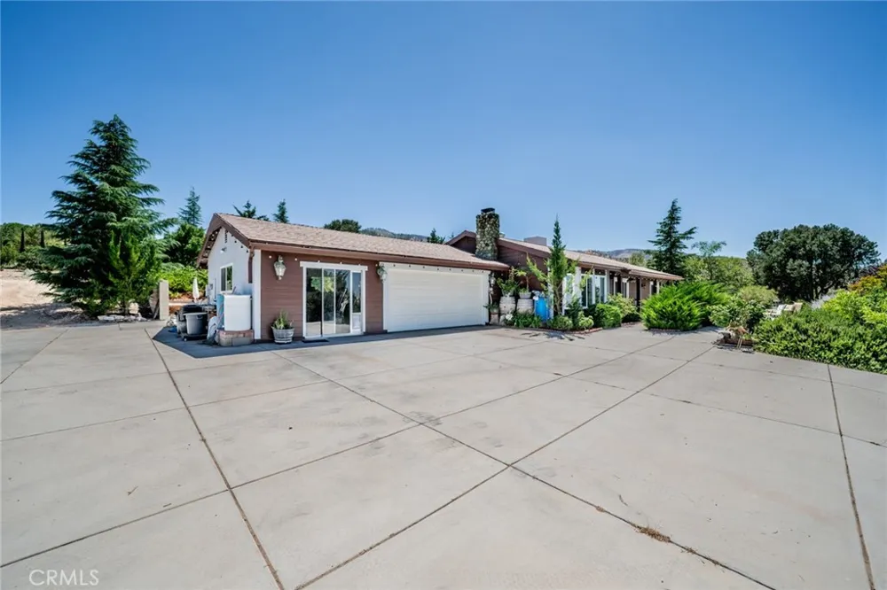 9224 Ponderosa Road Pinon Hills, CA 92372