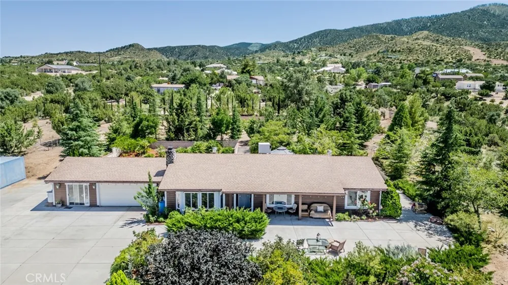 9224 Ponderosa Road Pinon Hills, CA 92372