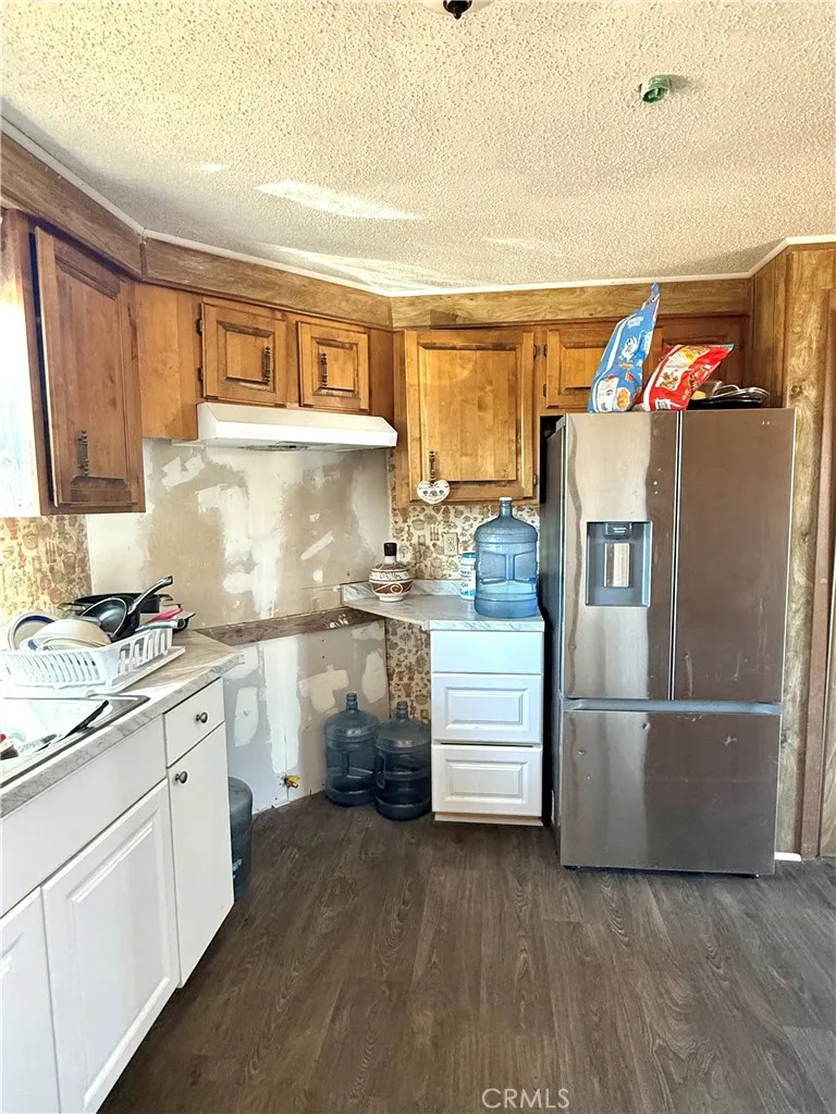 9589 Paramount Phelan, CA 92371
