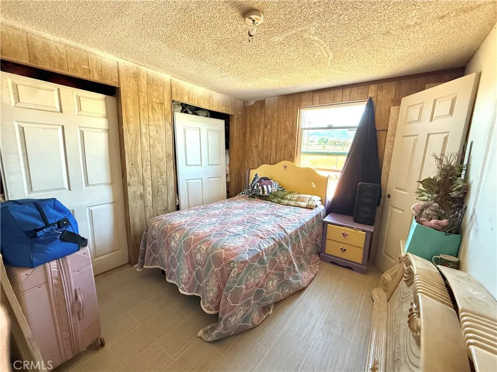 9589 Paramount Phelan, CA 92371