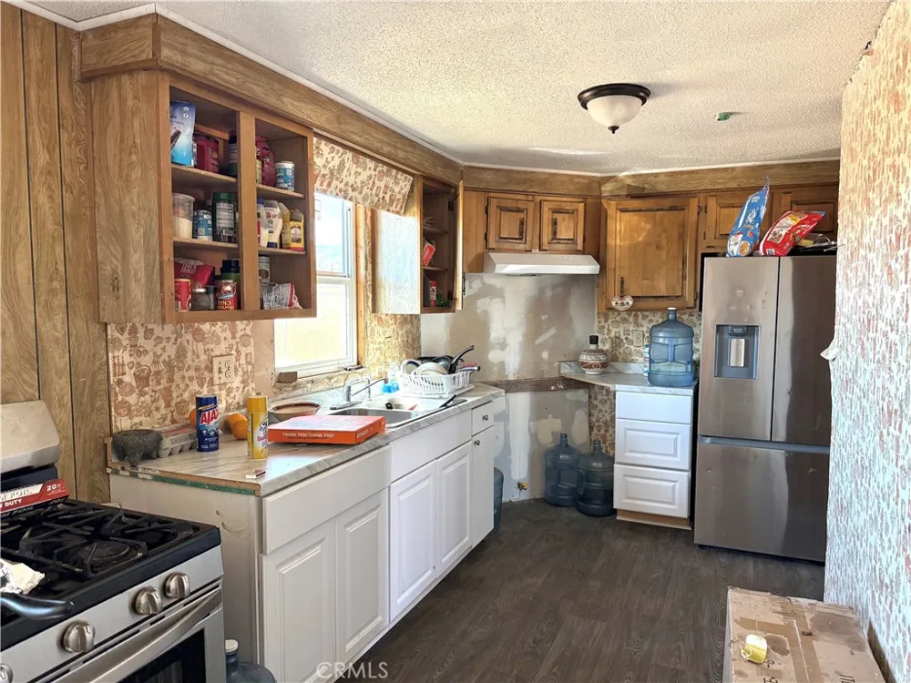 9589 Paramount Phelan, CA 92371