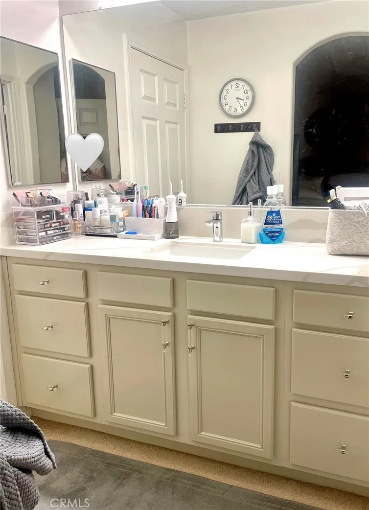 8554 Burnet Los Angeles, CA 91343
