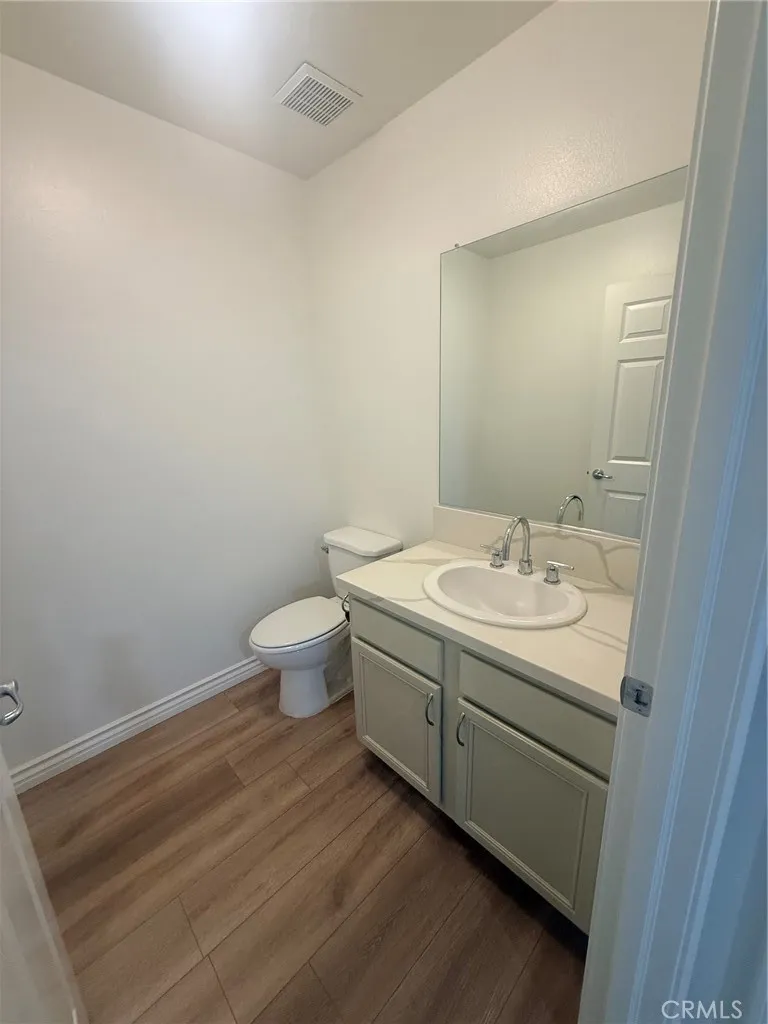8554 Burnet Los Angeles, CA 91343