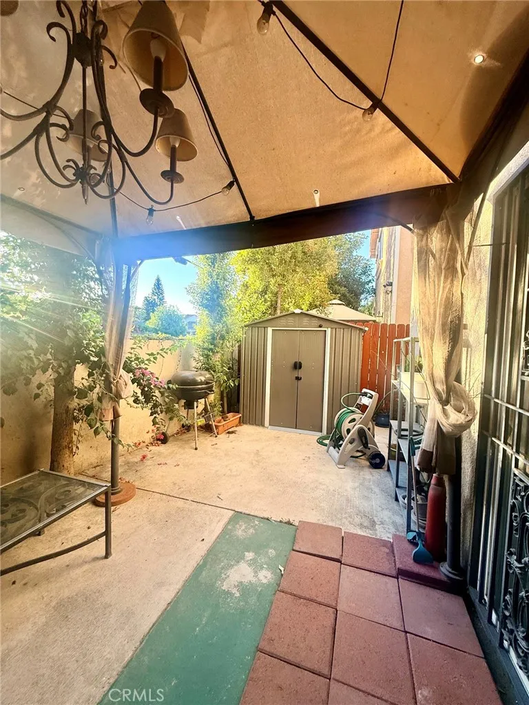 8554 Burnet Los Angeles, CA 91343