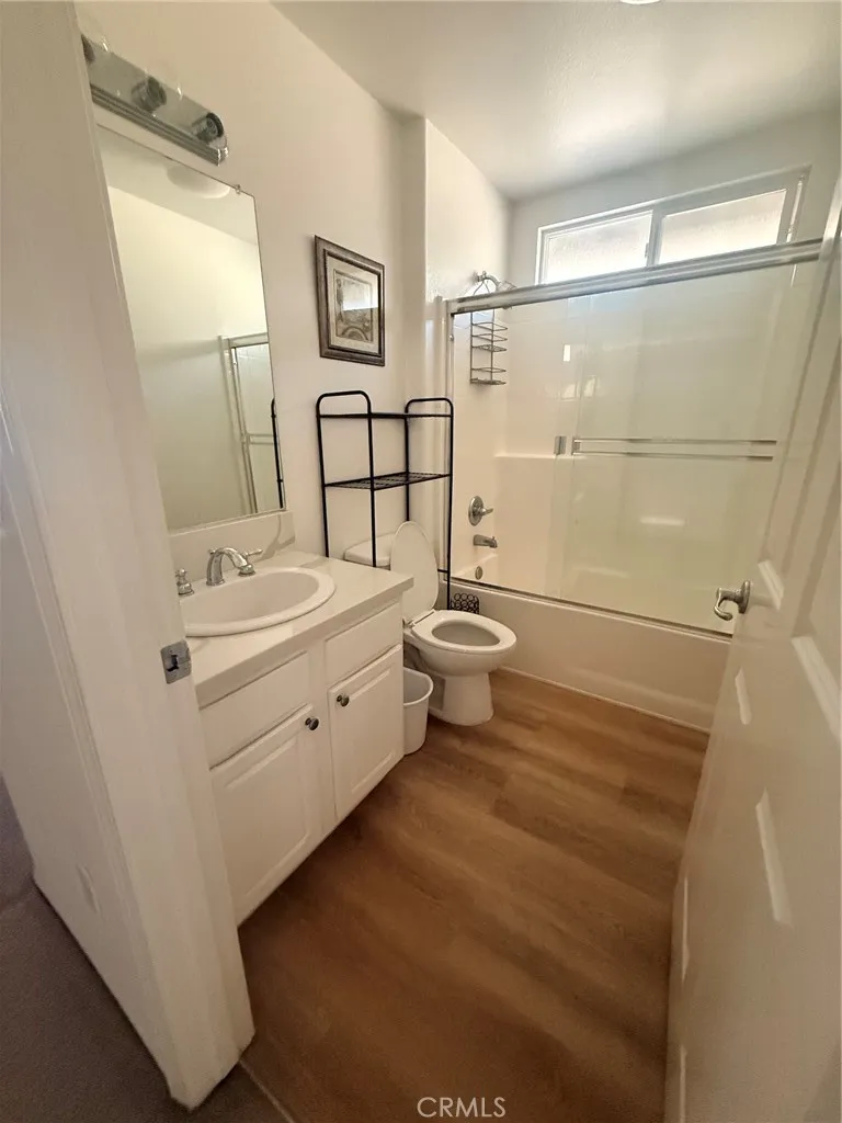 8554 Burnet Los Angeles, CA 91343