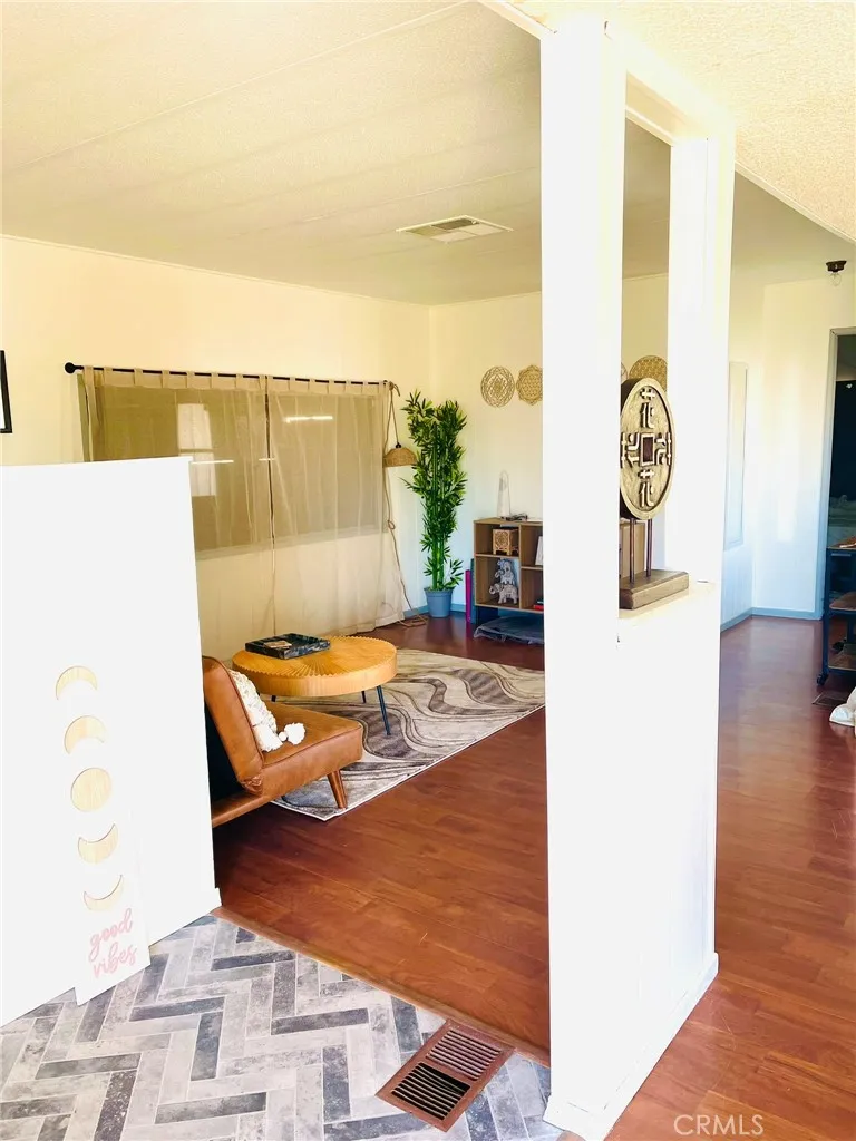 6254 Roadrunner Rosamond, CA 93560