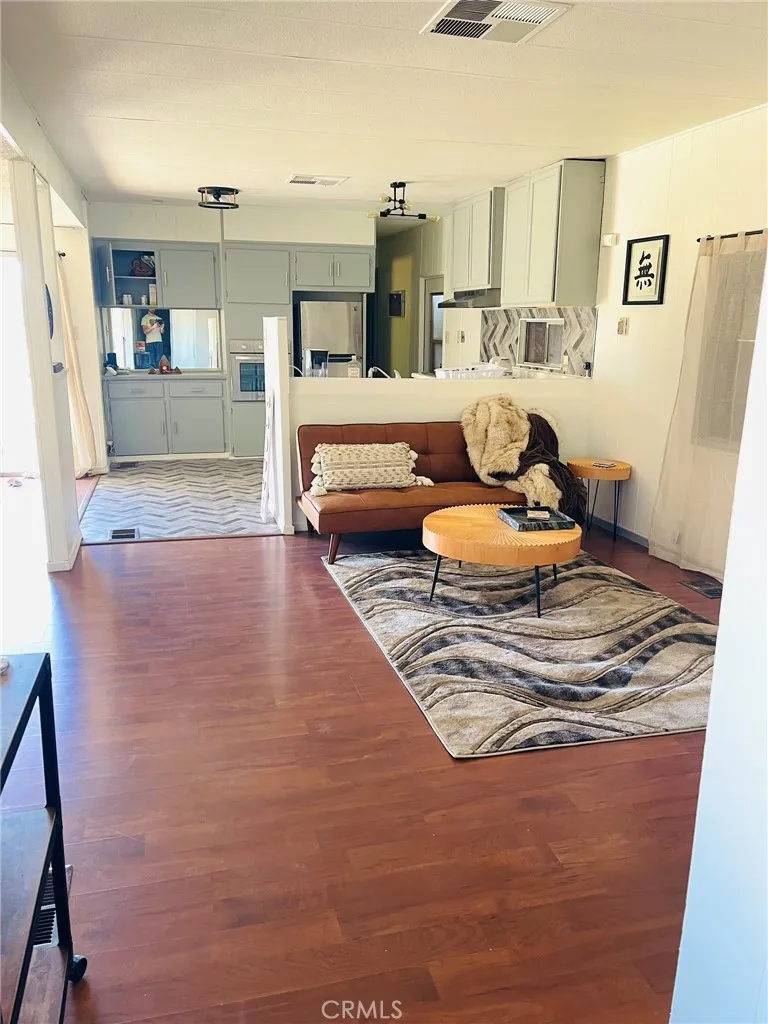 6254 Roadrunner Rosamond, CA 93560