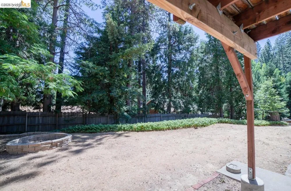17801 Lark Twain Harte, CA 95383