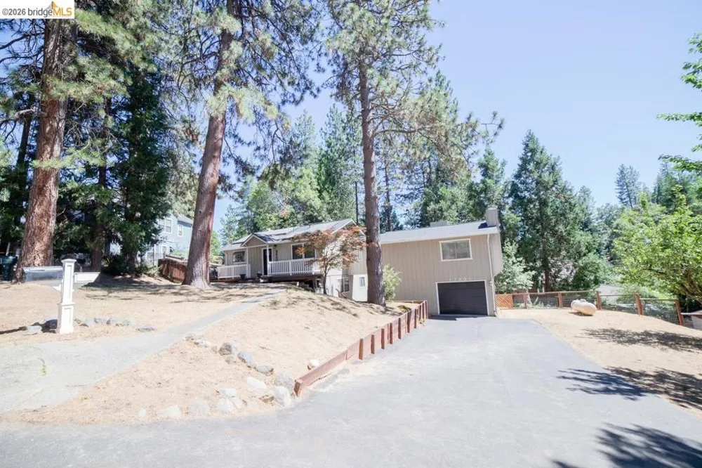 17801 Lark Twain Harte, CA 95383