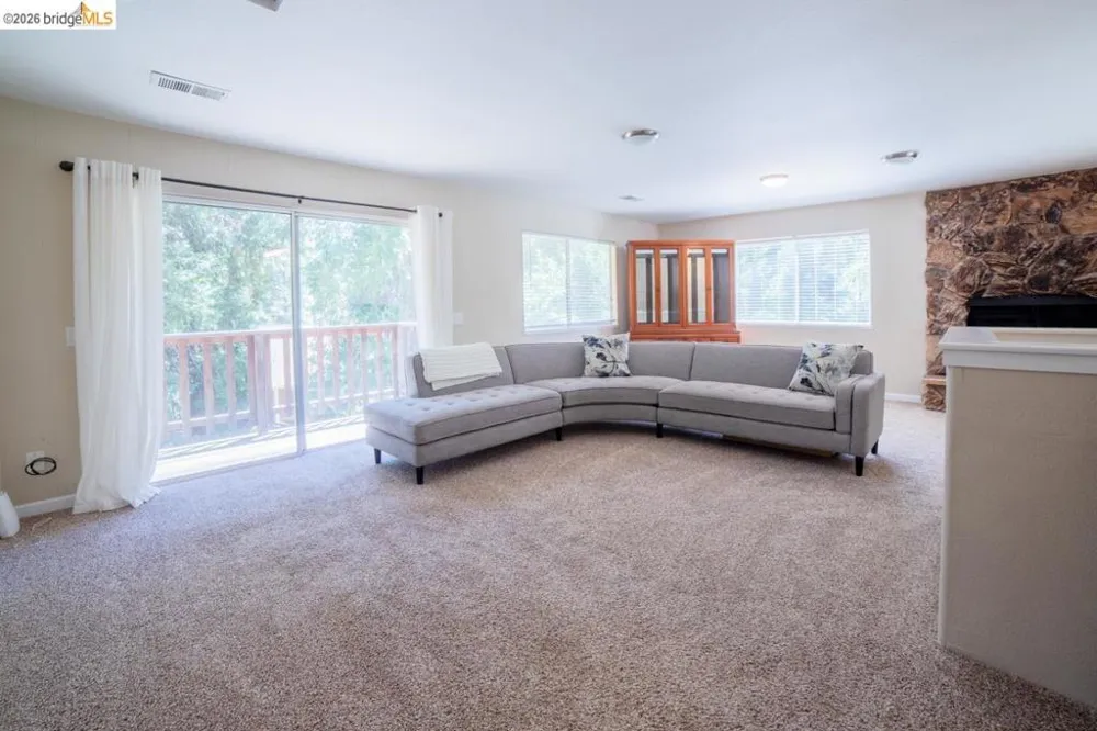 17801 Lark Twain Harte, CA 95383