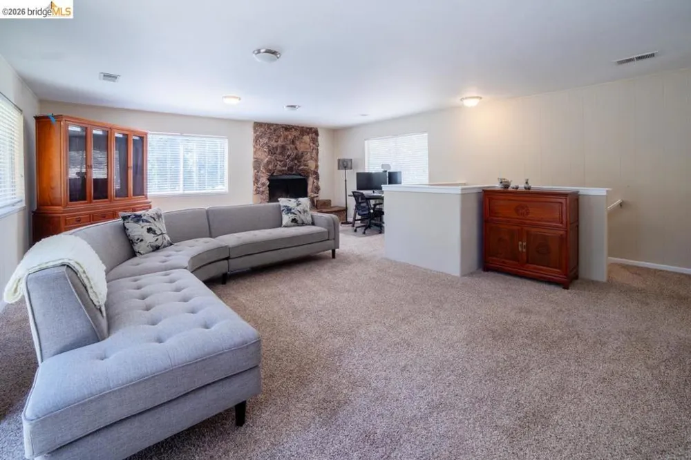 17801 Lark Twain Harte, CA 95383