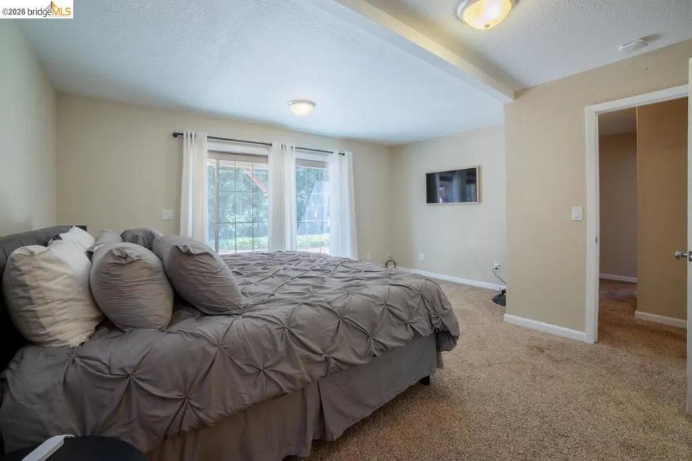 17801 Lark Twain Harte, CA 95383