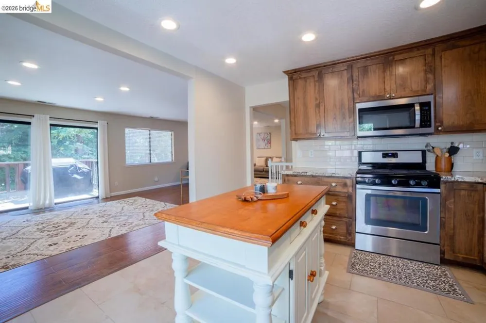 17801 Lark Twain Harte, CA 95383