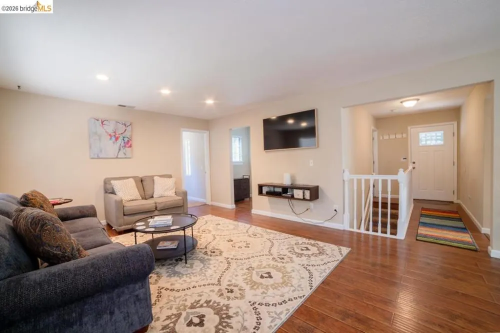 17801 Lark Twain Harte, CA 95383