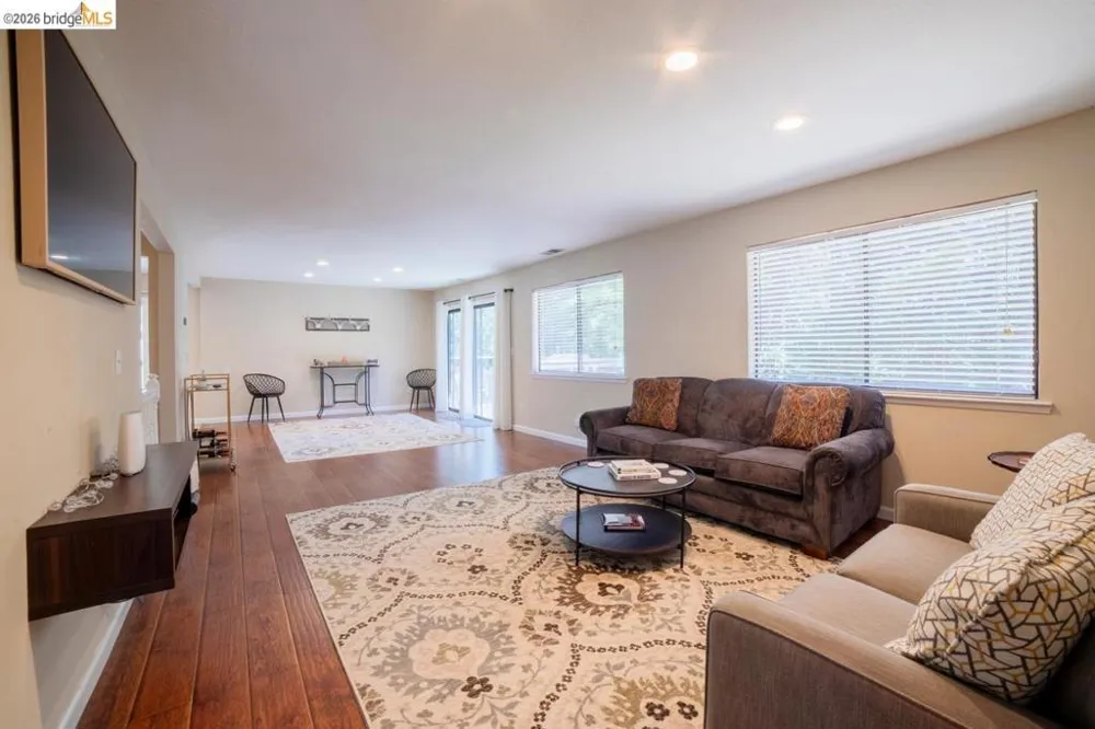 17801 Lark Twain Harte, CA 95383