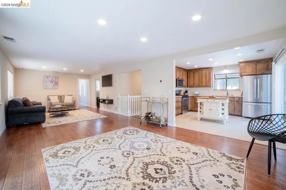17801 Lark Twain Harte, CA 95383