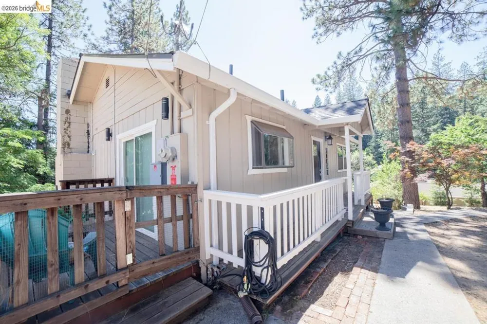 17801 Lark Twain Harte, CA 95383