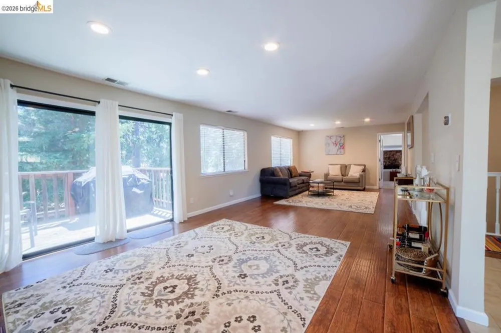 17801 Lark Twain Harte, CA 95383
