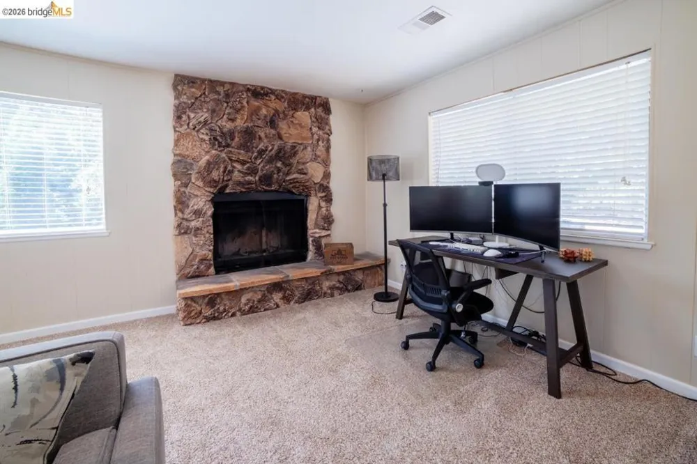 17801 Lark Twain Harte, CA 95383