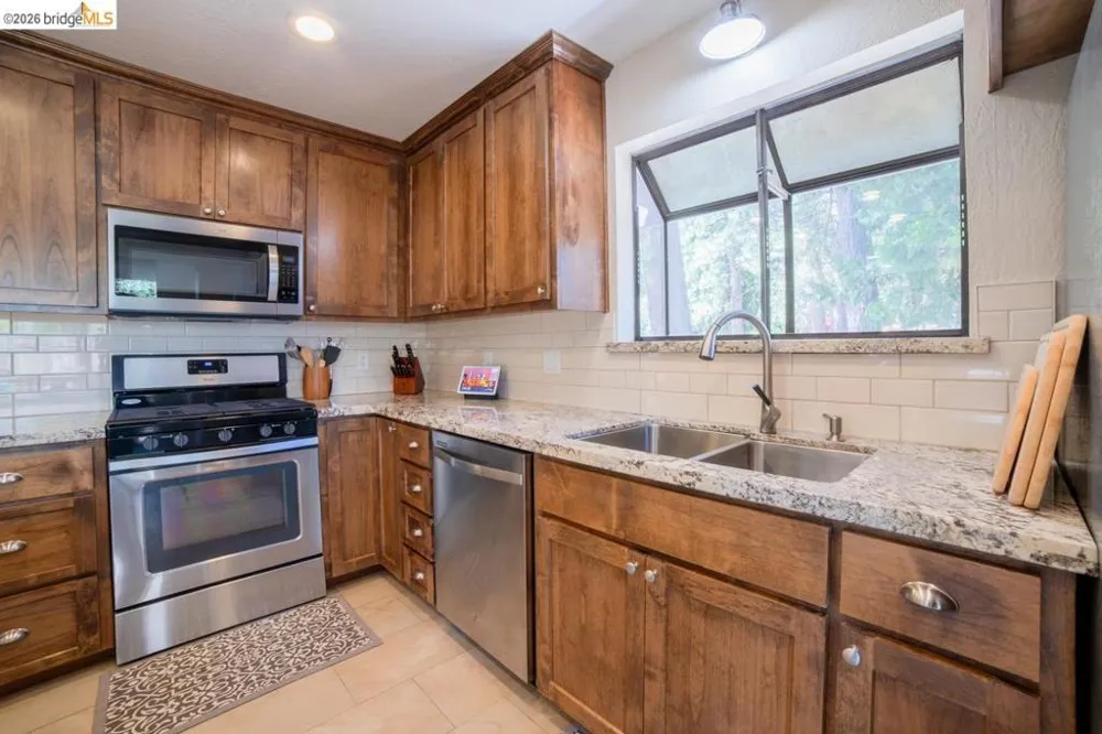 17801 Lark Twain Harte, CA 95383