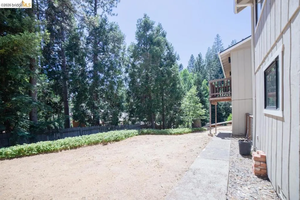 17801 Lark Twain Harte, CA 95383