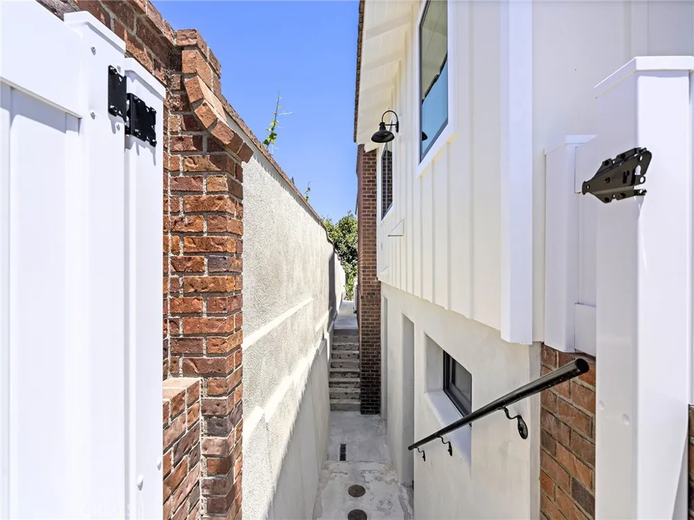 316 Paseo De Gracia Redondo Beach, CA 90277