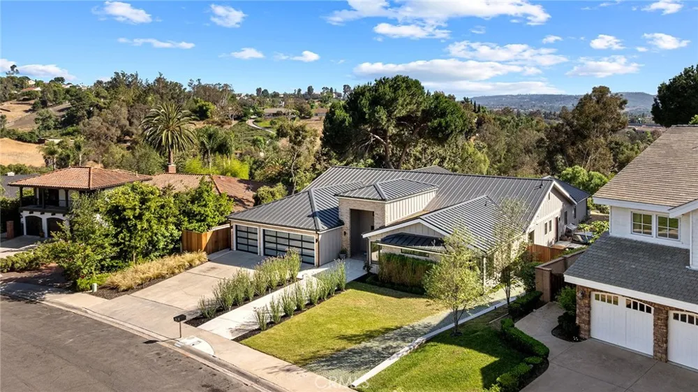 24852 Buckboard Lane Laguna Hills, CA 92653