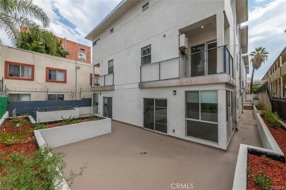 1245 N New Hampshire Ave #8 Los Angeles, CA 90029
