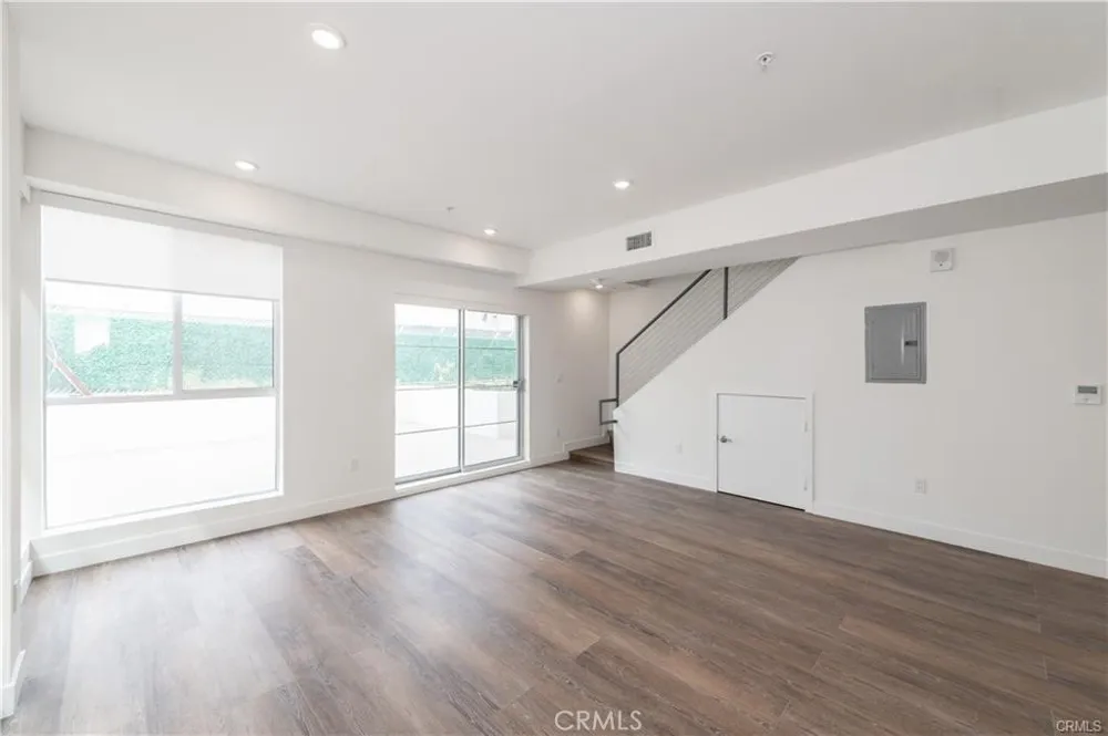 1245 N New Hampshire Ave #8 Los Angeles, CA 90029