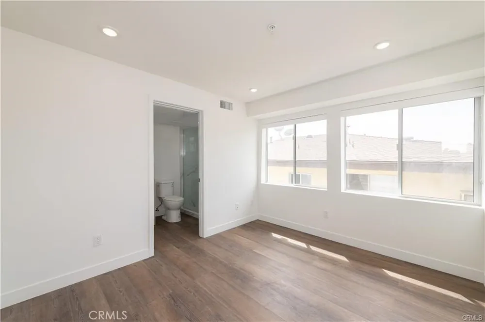 1245 N New Hampshire Ave #8 Los Angeles, CA 90029
