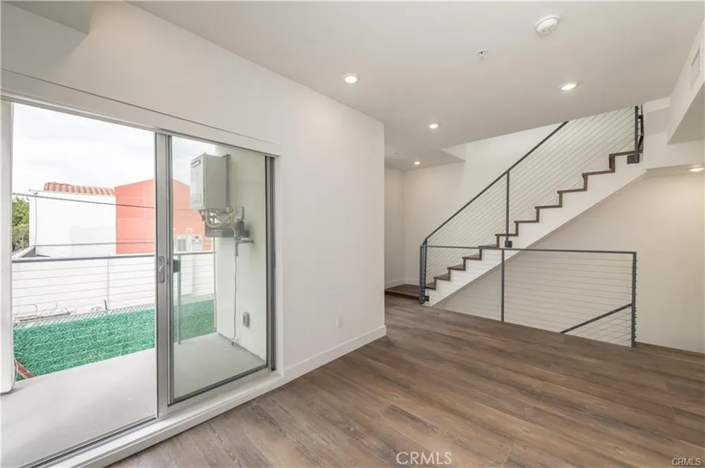 1245 N New Hampshire Ave #8 Los Angeles, CA 90029