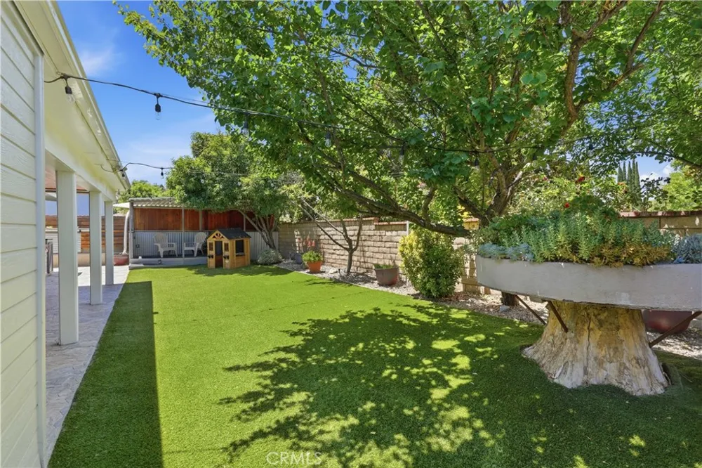 24335 Jennifer Place Newhall, CA 91321