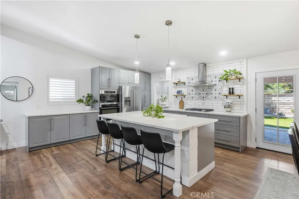 24335 Jennifer Place Newhall, CA 91321