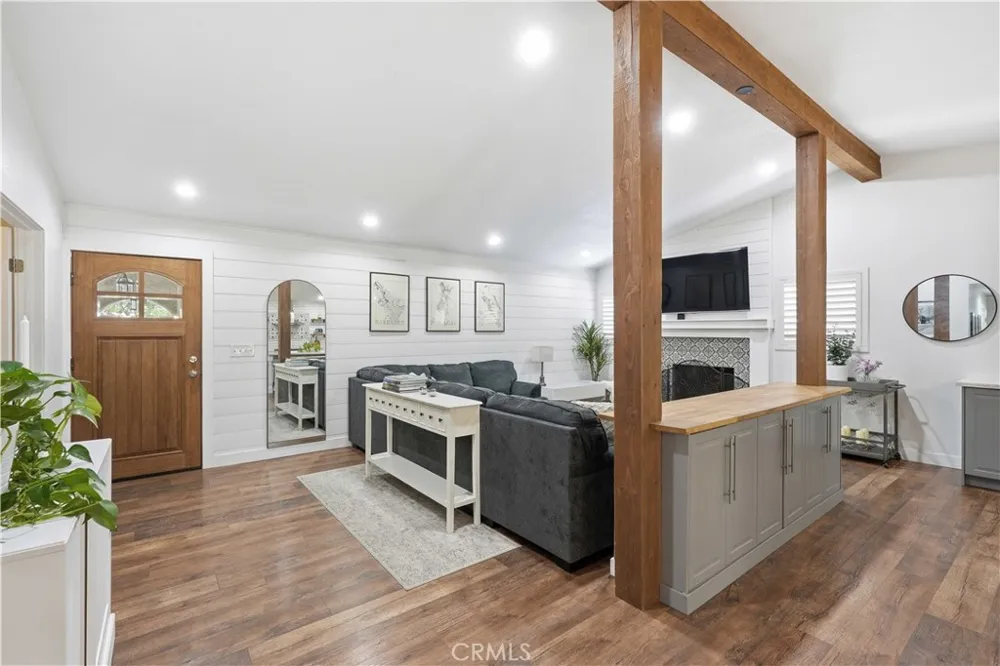 24335 Jennifer Place Newhall, CA 91321