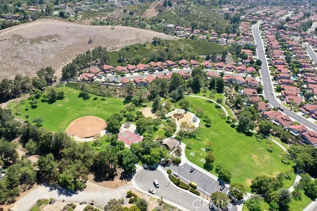 8123 E Oak Ridge Cir Anaheim Hills, CA 92808