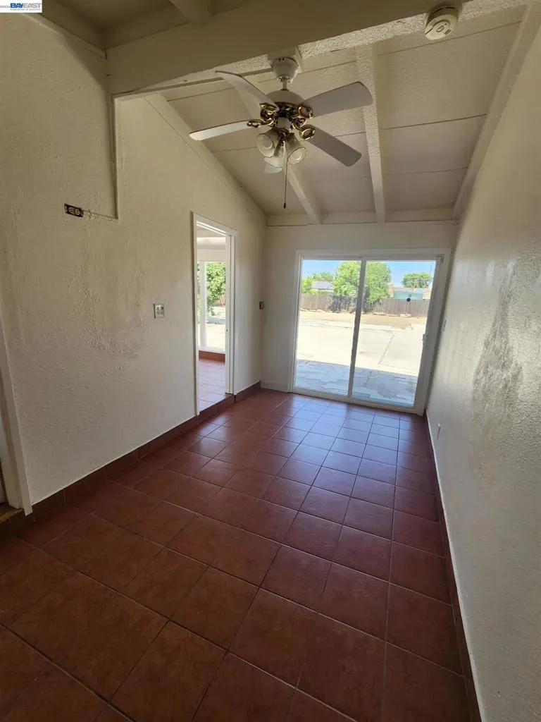 1238 Maryland Ave Los Banos, CA 93635