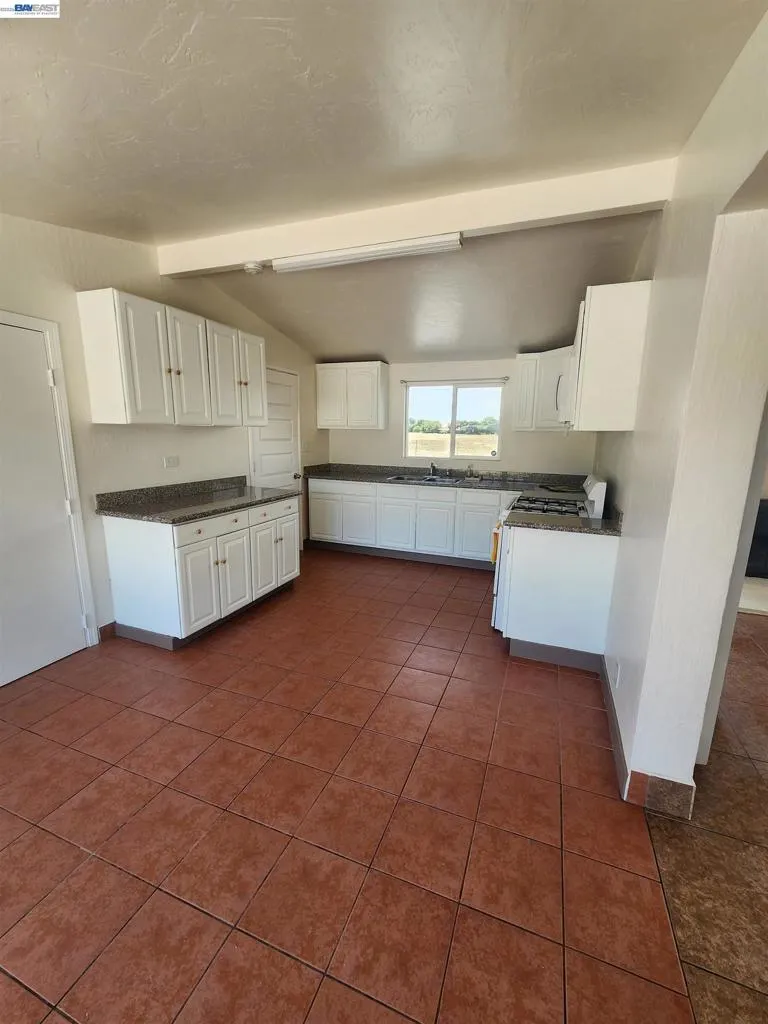 1238 Maryland Ave Los Banos, CA 93635