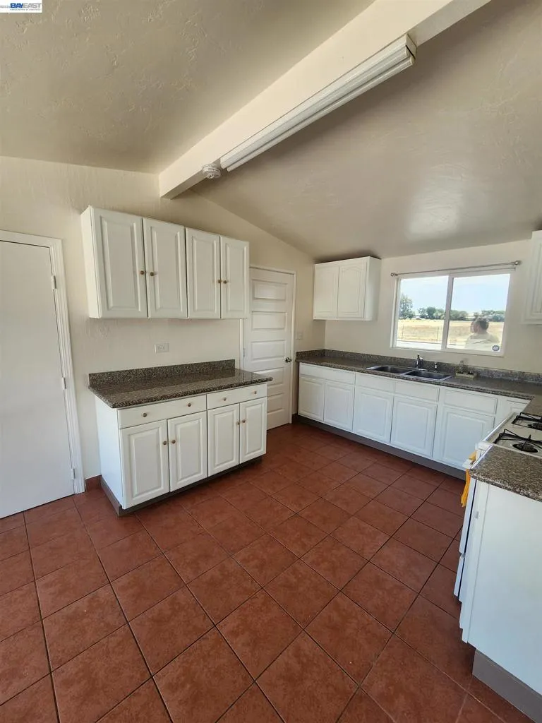 1238 Maryland Ave Los Banos, CA 93635