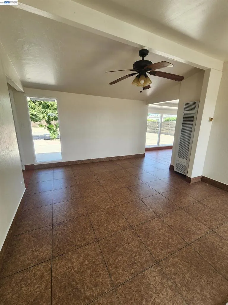 1238 Maryland Ave Los Banos, CA 93635
