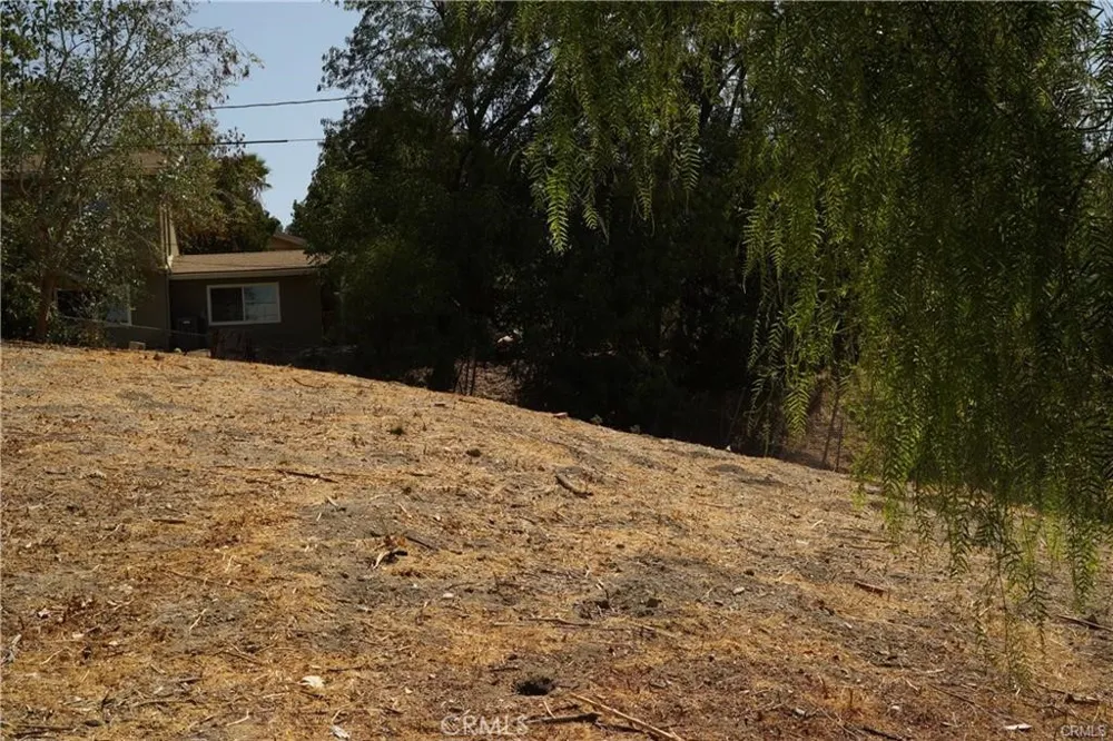 22636 Avenue San Luis Woodland Hills, CA 91364