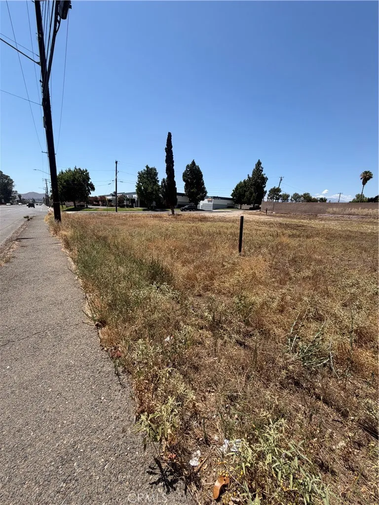 6559 Arlington Avenue Riverside, CA 92504