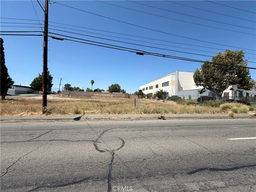 6559 Arlington Avenue Riverside, CA 92504